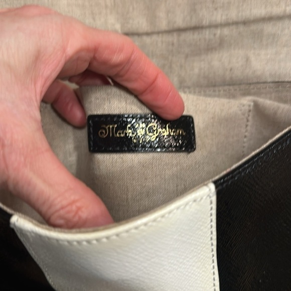 ๐ Mark & Graham Colorblock Clutch โ Black & White โ 11.5" x 7" โจ - Picture 5 of 6